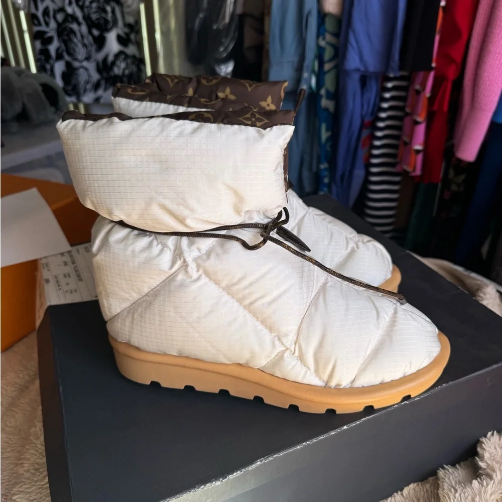 Louis Vuitton Snow Pillow Ankle Booties EU Size 38 US Size 8 - Picture 3 of 8